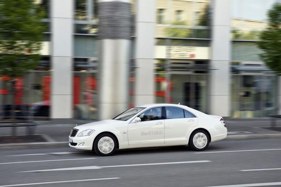  Mercedes-Benz S400 BlueHYBRID 2008 года  (фото 27 из 35)